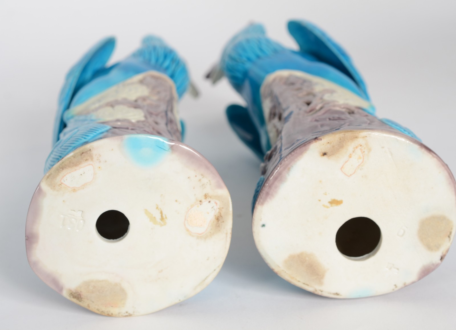Conjunto com 16 peças diversas de porcelana azul turquesa, sendo par... - foto 11 de 11