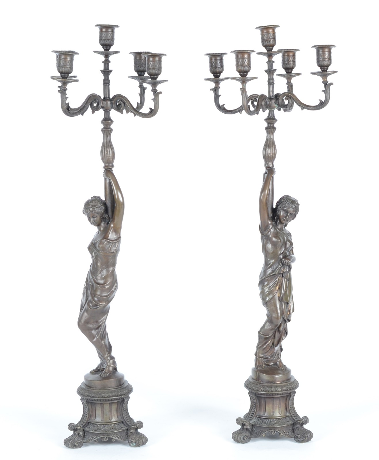 Elegante par de candelabros de metal patinado para 5 velas cada... - foto 4 de 10