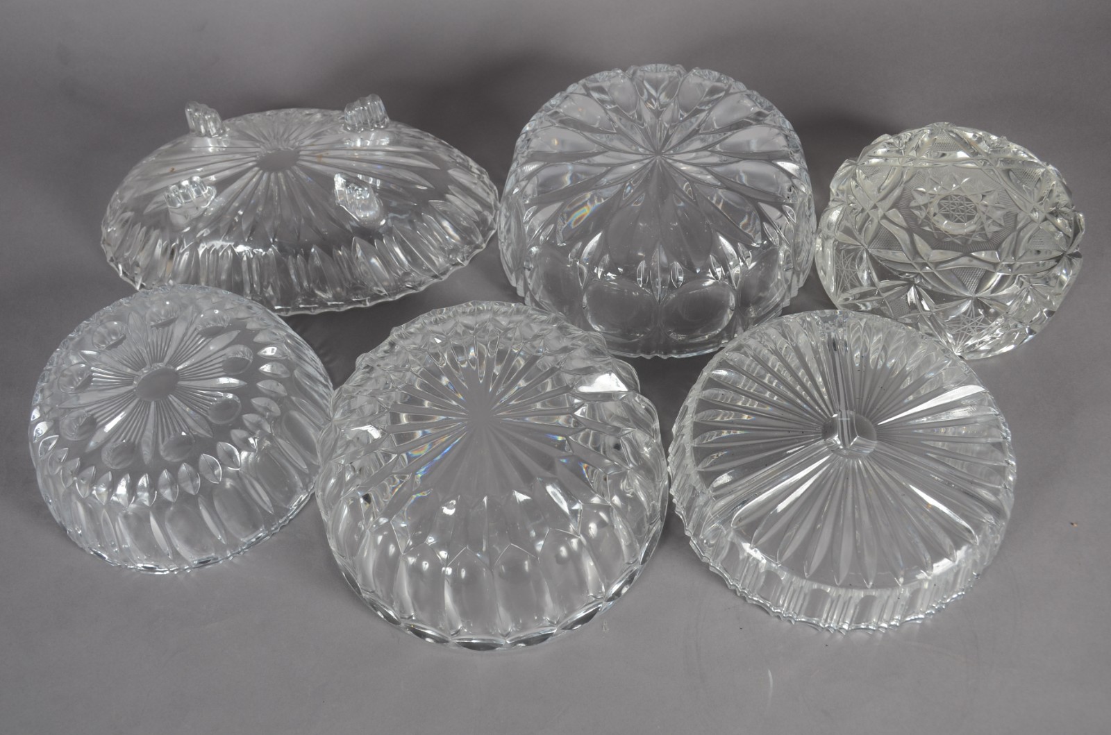 Seis peças diversas de cristal, sendo: 3 bowls, fruteira oval... - foto 9 de 11