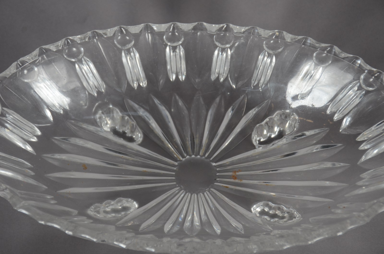 Seis peças diversas de cristal, sendo: 3 bowls, fruteira oval... - foto 11 de 11