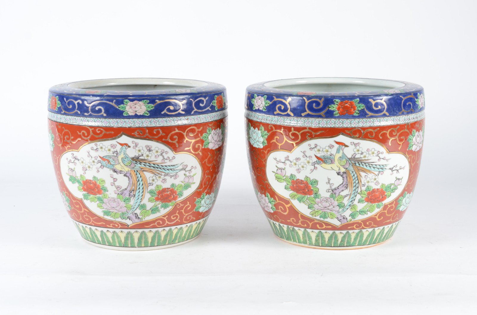 Par de cachepots de porcelana oriental, decorados com aves do paraíso... - foto 2 de 8