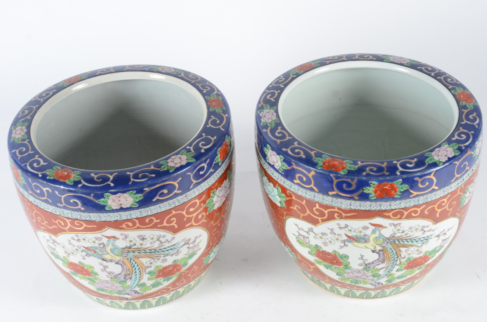 Par de cachepots de porcelana oriental, decorados com aves do paraíso... - foto 5 de 8