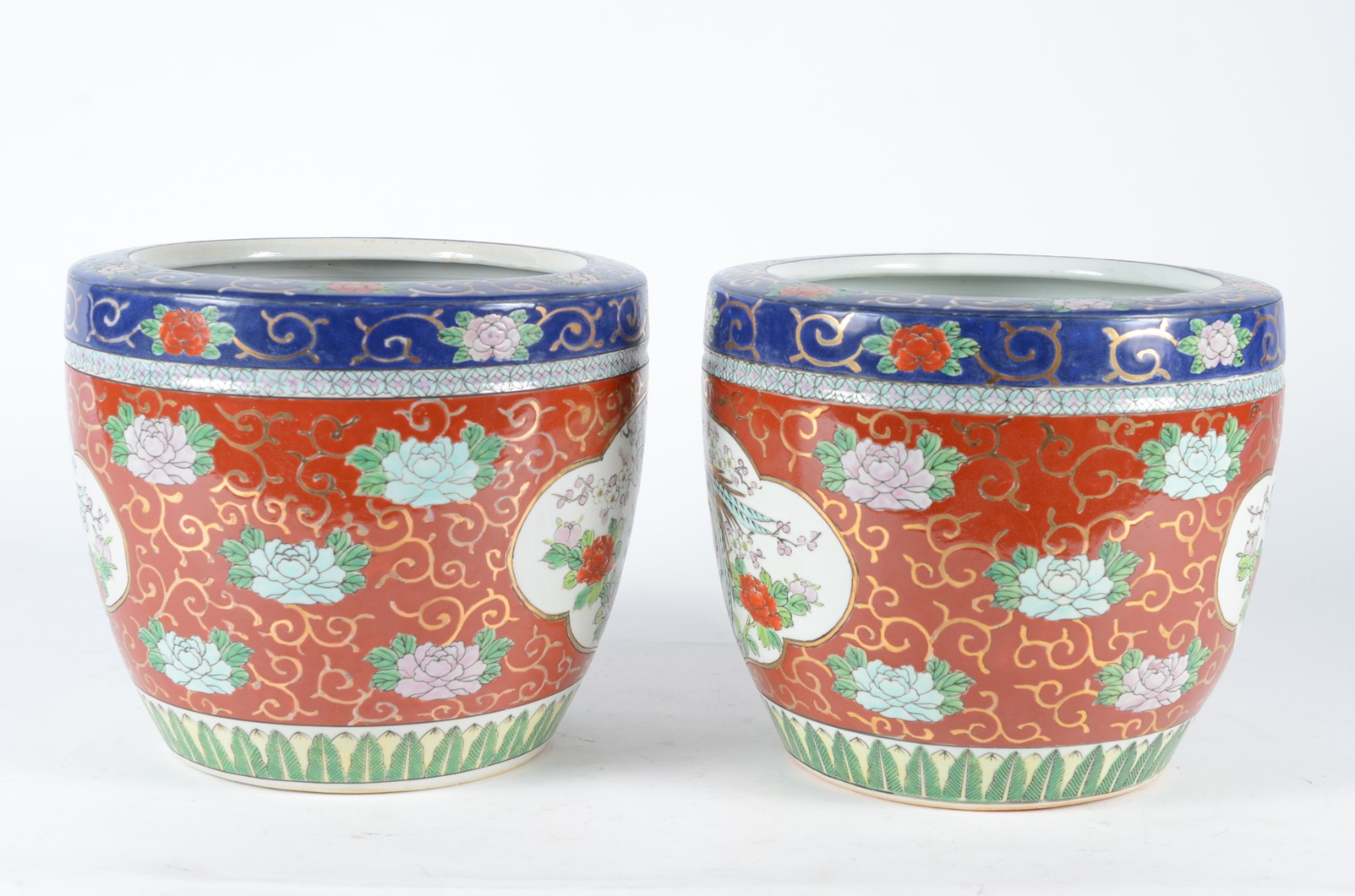 Par de cachepots de porcelana oriental, decorados com aves do paraíso... - foto 6 de 8