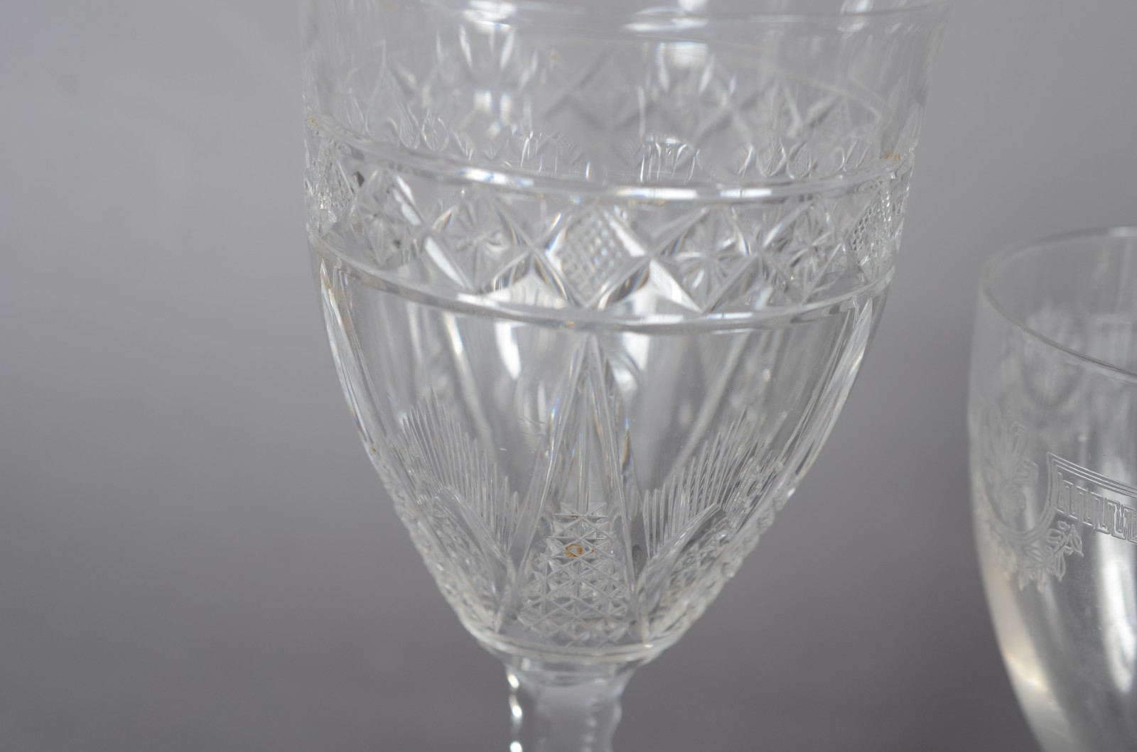 Diversos cálices, sendo: 3 para vinho e 5 para licor de cristal... - foto 4 de 9