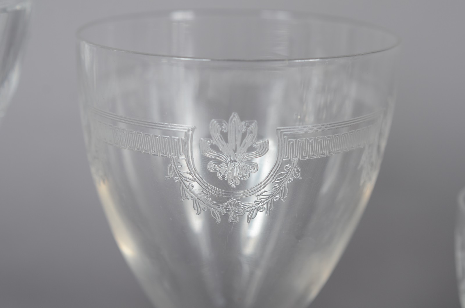 Diversos cálices, sendo: 3 para vinho e 5 para licor de cristal... - foto 5 de 9