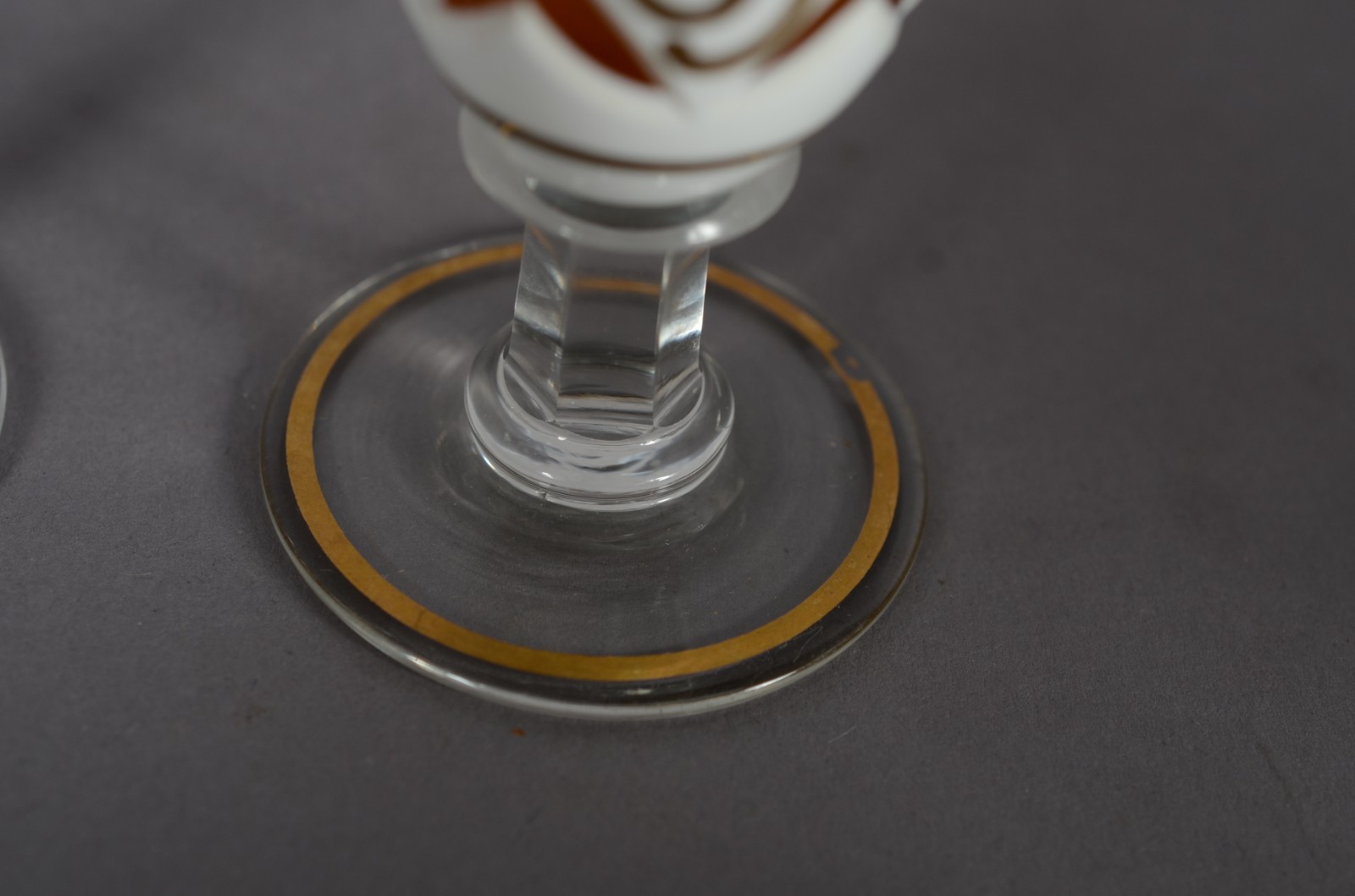 Diversos cálices, sendo: 3 para vinho e 5 para licor de cristal... - foto 8 de 9