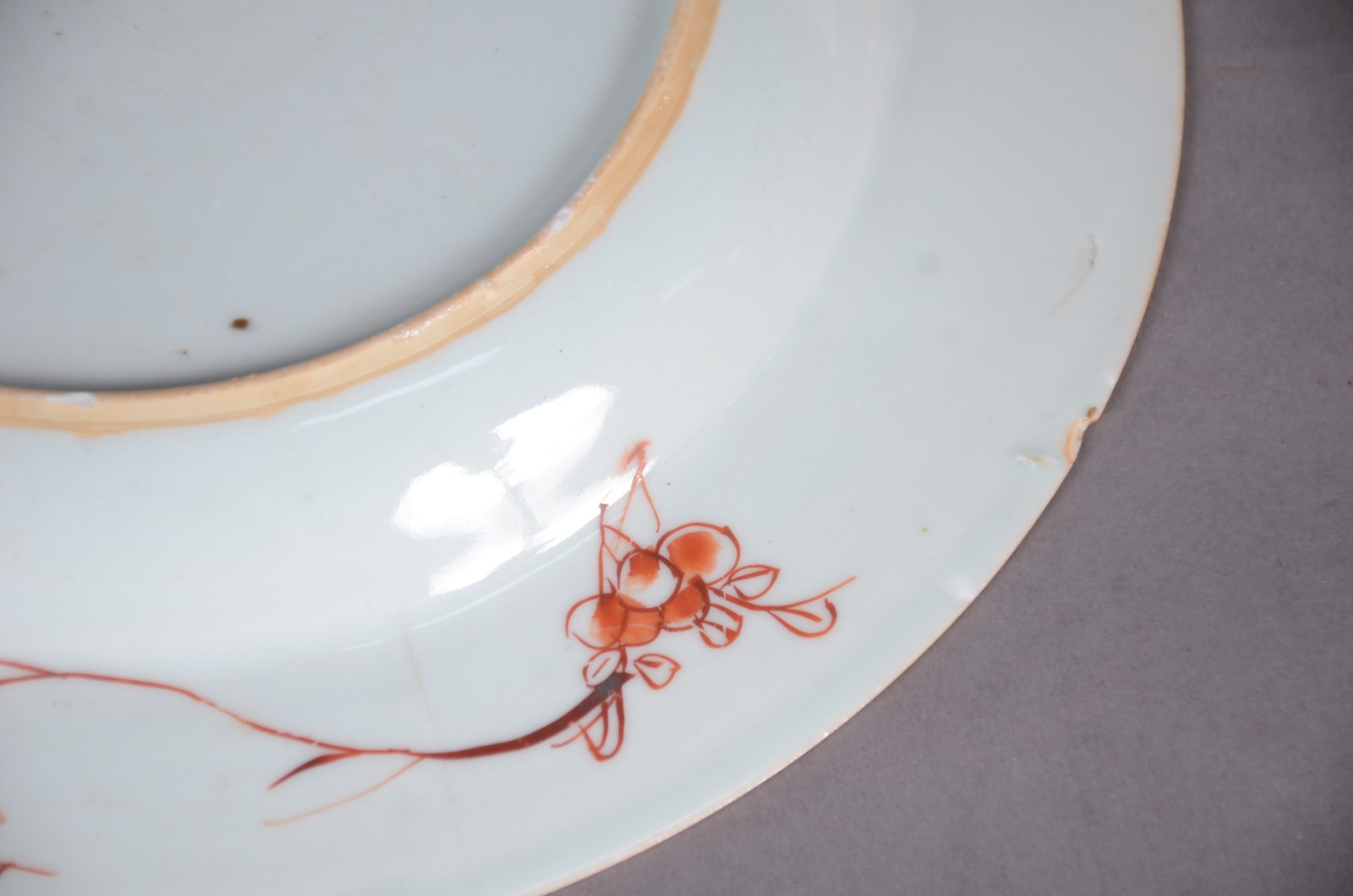 Duas antigas peças de porcelana chinesa, sendo: bowl decorado com... - foto 6 de 7