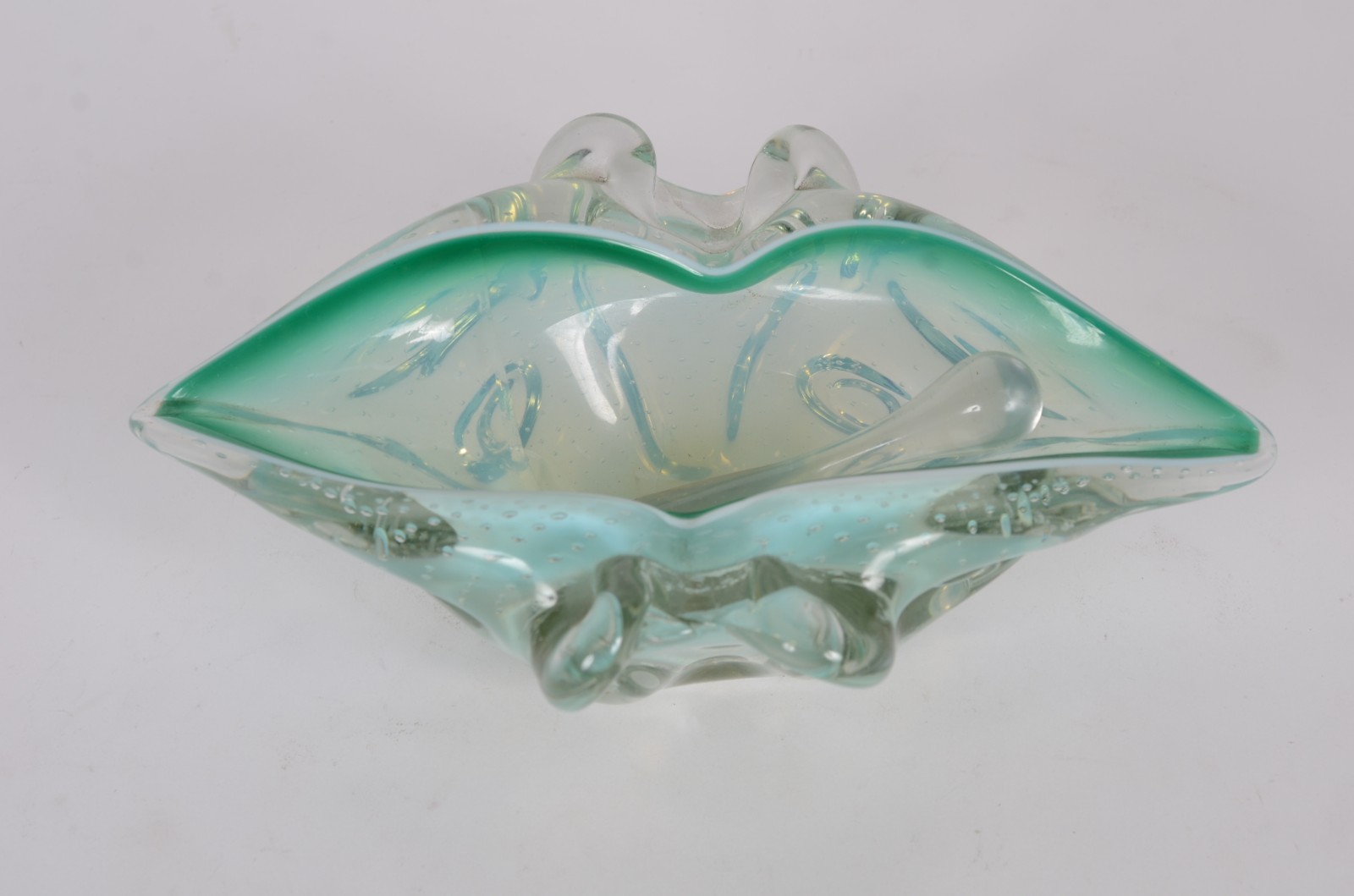 Cinzeiro com "socador" de murano italiano na cor verde. Trincado no... - foto 5 de 9