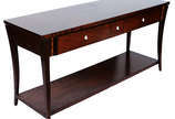 Aparador de madeira com design moderno, três ga... - Aparador de madeira com design moderno, três gavetas e platô inferior. (Mínimos lascados nas bordas)