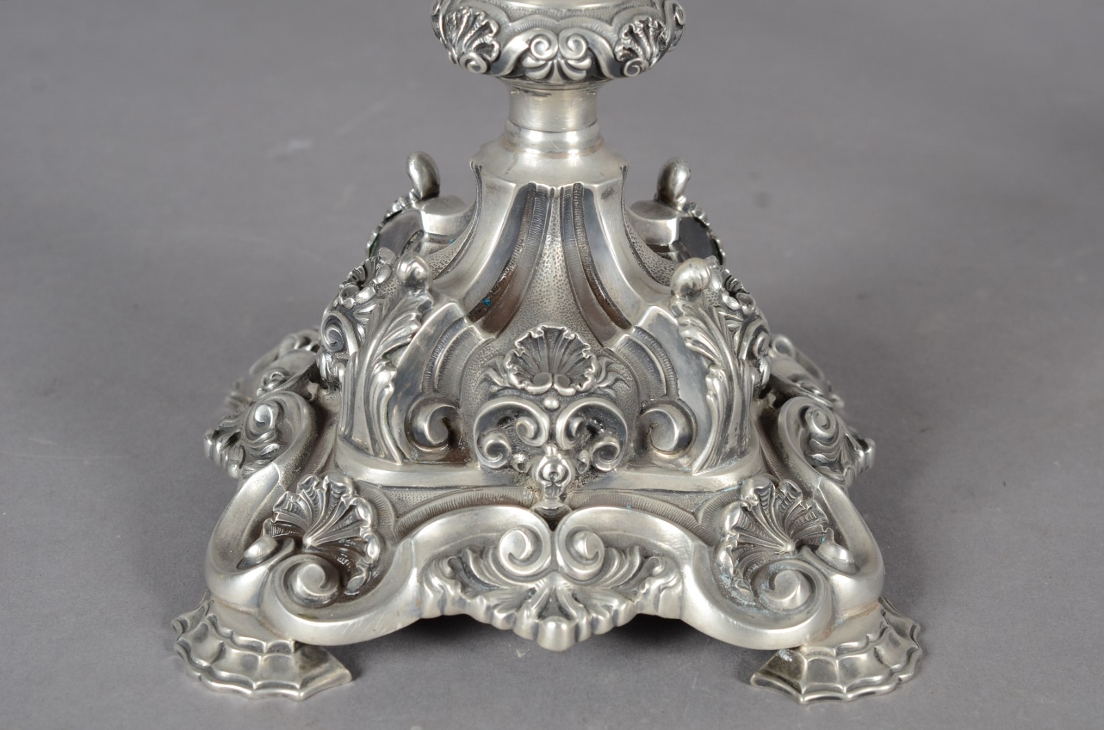 Par de candelabros para 5 velas cada de prata portuguesa contraste... - foto 4 de 8
