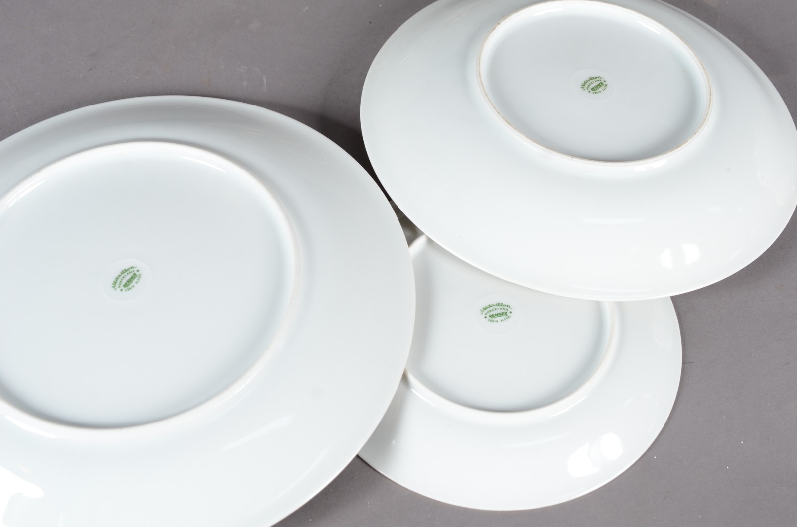 Aparelho de jantar de porcelana Renner, decoração floral com frisos... - foto 4 de 7