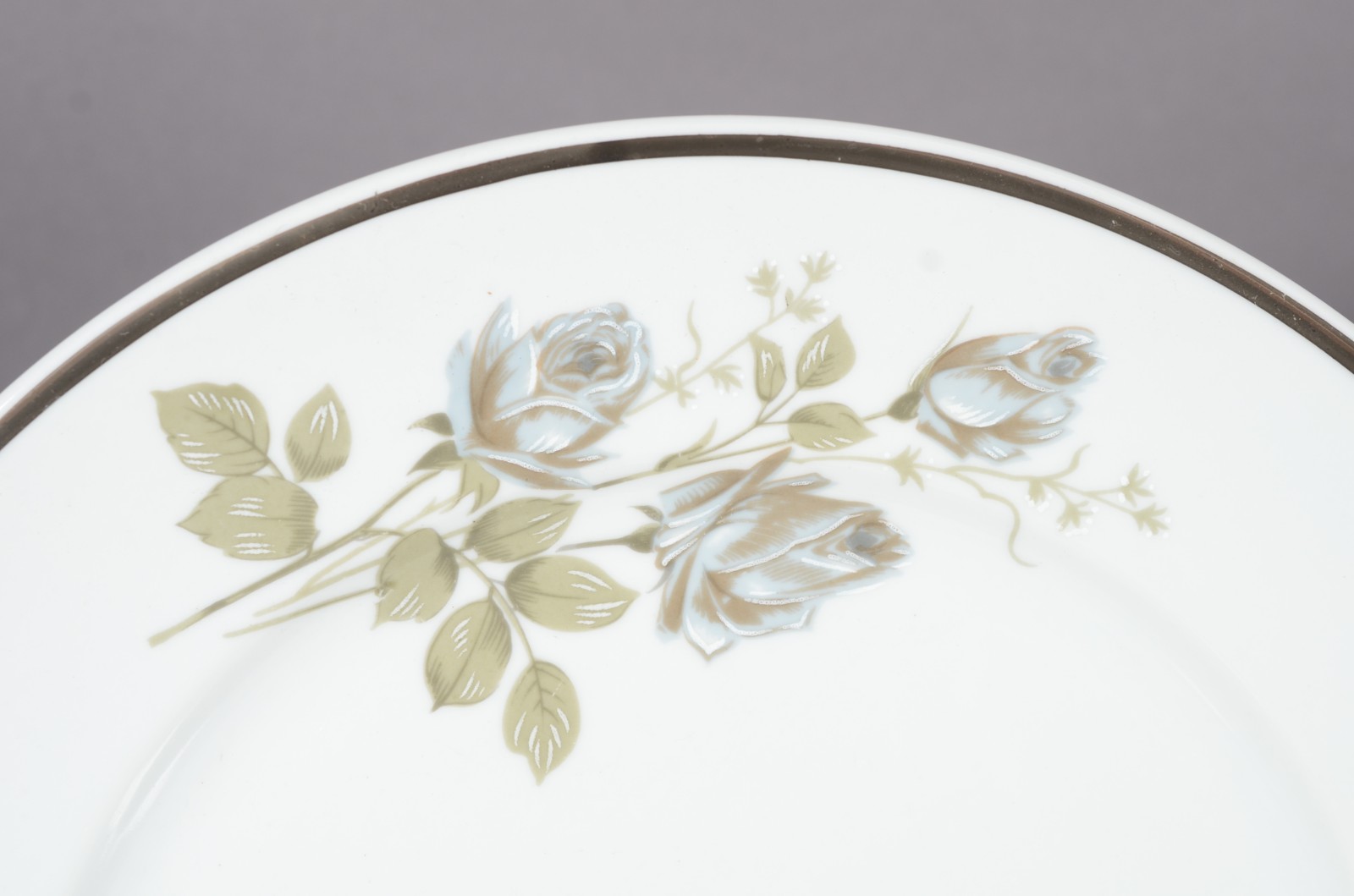 Serviço de jantar e chá de porcelana Schmidt composto de: 6 pratos... - foto 2 de 7