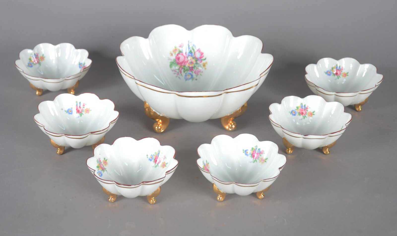 Saladeira com 6 bowls de porcelana Santana, formato de gomos na cor... - foto 3 de 11