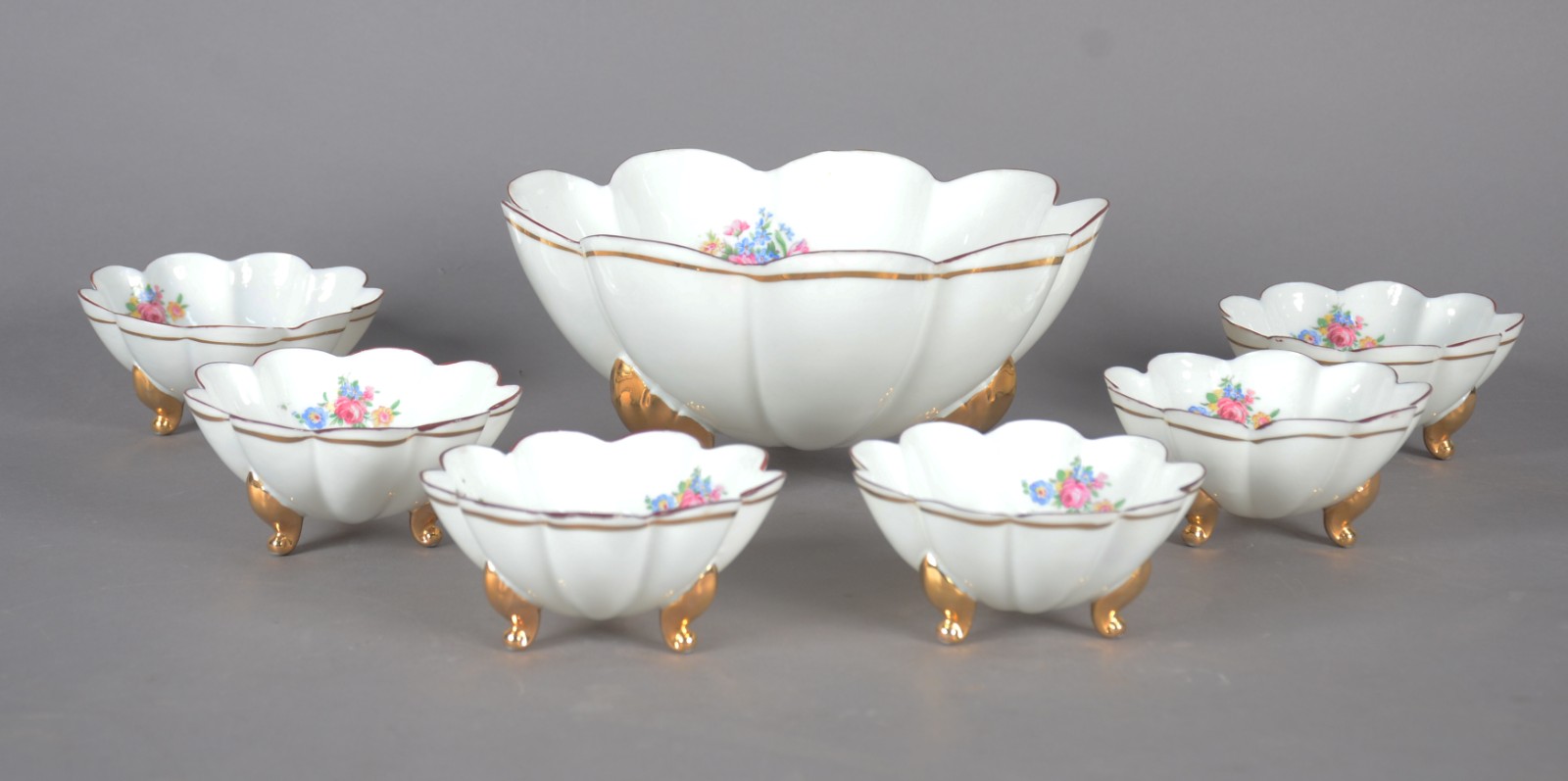 Saladeira com 6 bowls de porcelana Santana, formato de gomos na cor... - foto 2 de 11