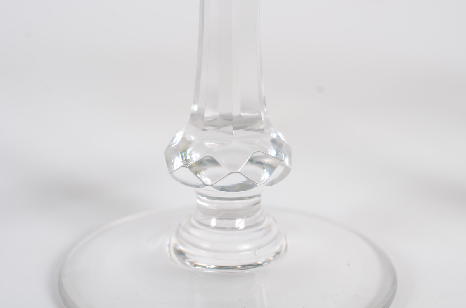 Quatro cálices para vinho de cristal europeu doublé lapidado, sendo... - foto 5 de 5