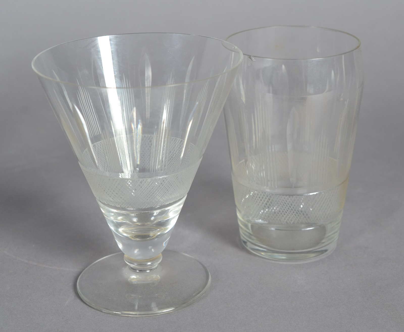 Serviço de cristal lapidado composto de: 4 para champagne, 4 para... - foto 7 de 7