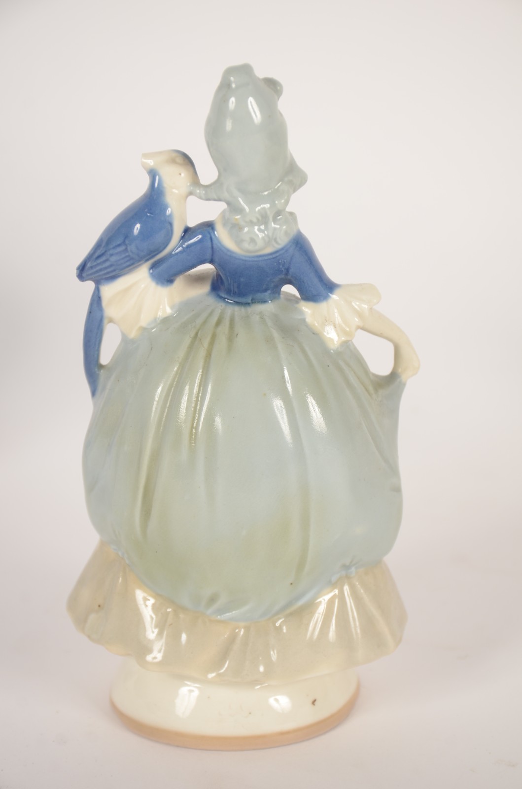 Quatro peças diversas, sendo: 3 porcelana e pequena fruteira de... - foto 6 de 11