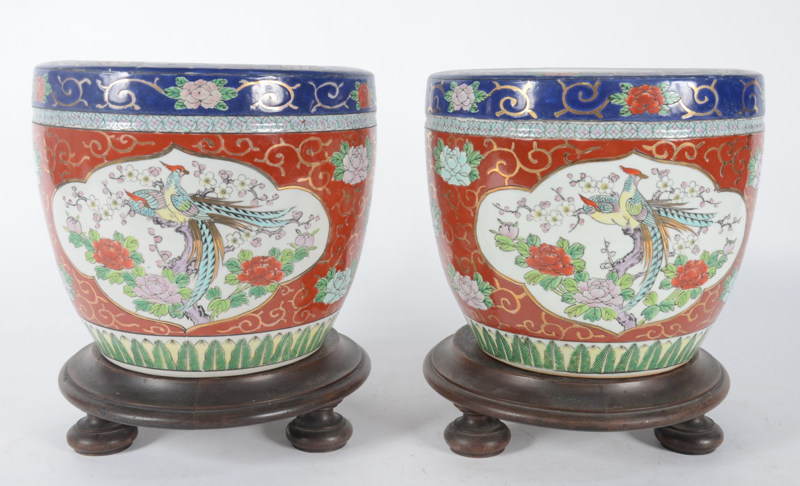 Par de cachepots de porcelana oriental, decorados com aves do paraíso... - foto 1 de 8