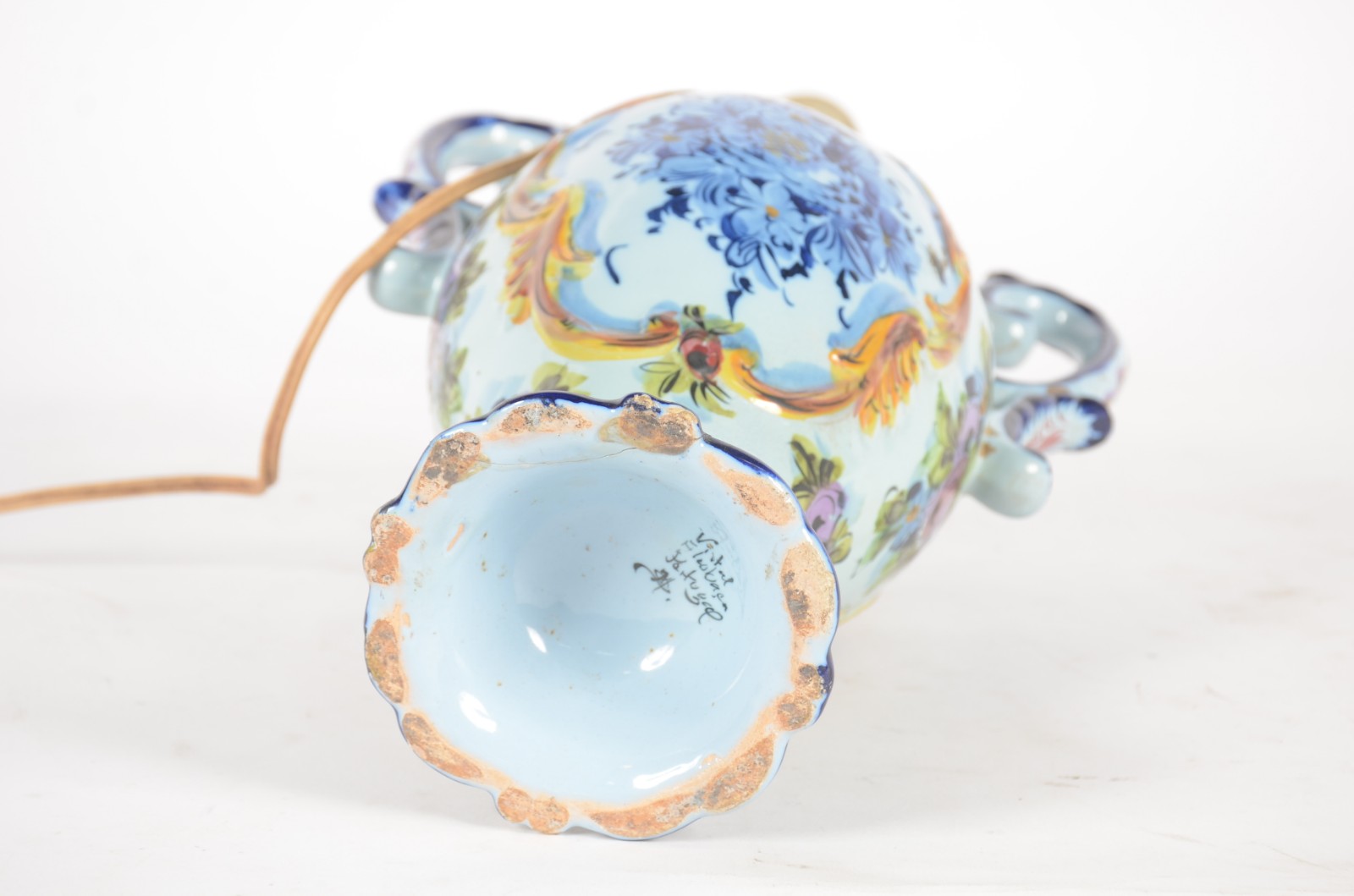 Abatjour de porcelana portuguesa de Alcobaça com cúpula (pequenos... - foto 6 de 9