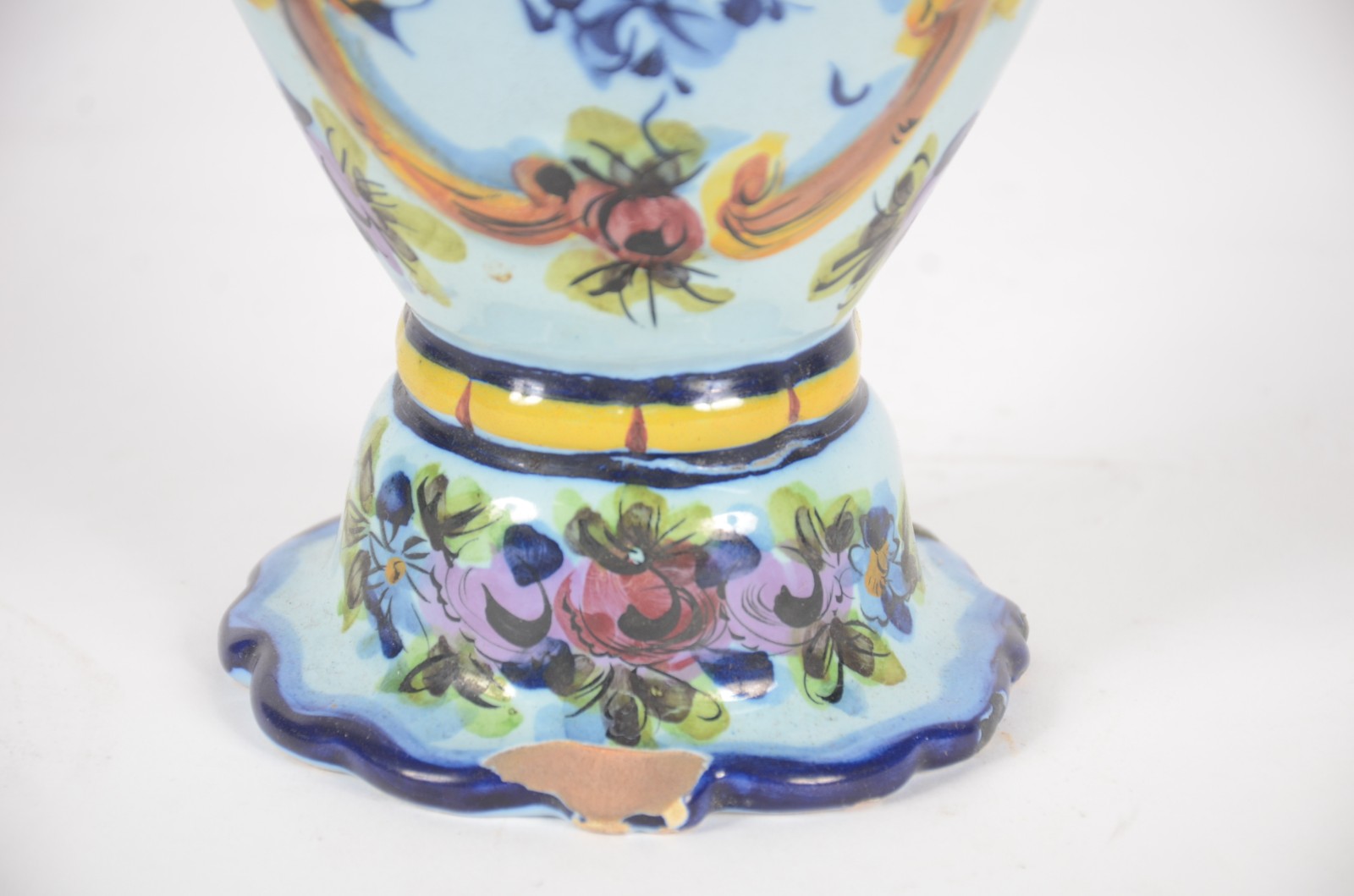 Abatjour de porcelana portuguesa de Alcobaça com cúpula (pequenos... - foto 9 de 9