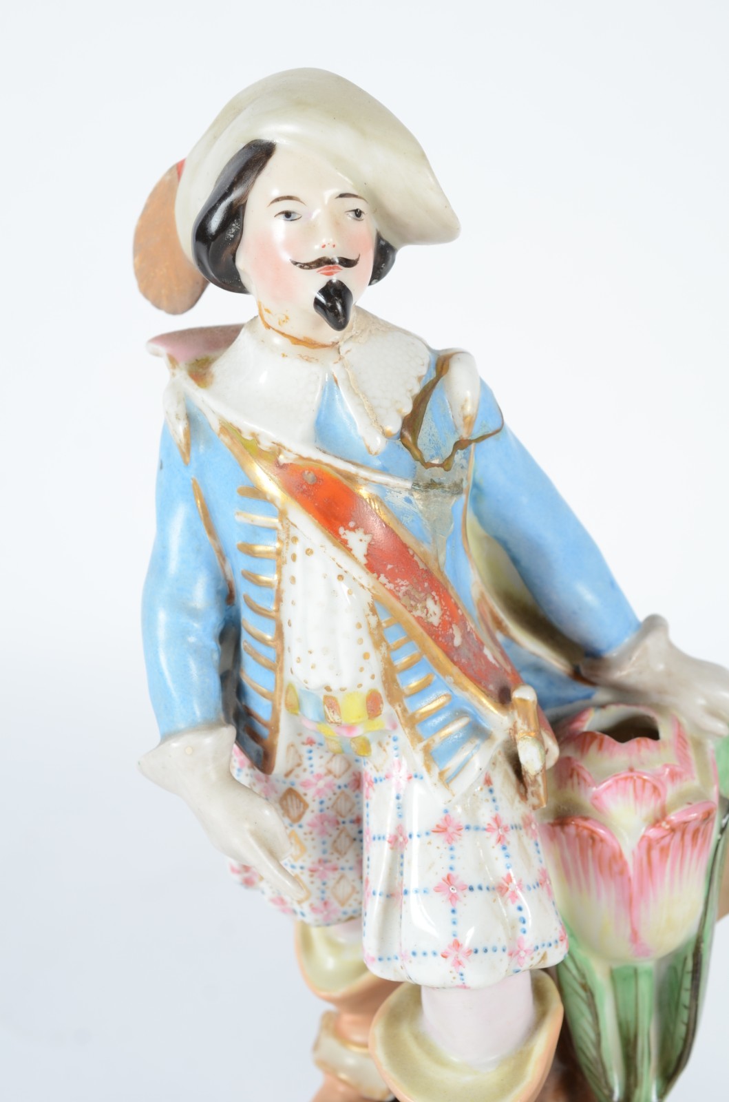 Par de figuras de porcelana europeia policromada representando "casal... - foto 2 de 11