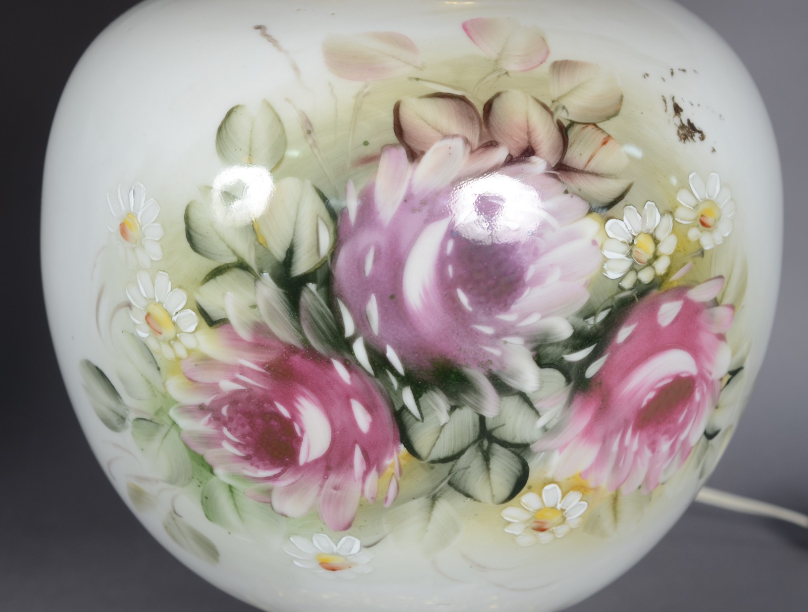 Par de abatjoures de porcelana decoração floral em policromia... - foto 3 de 8