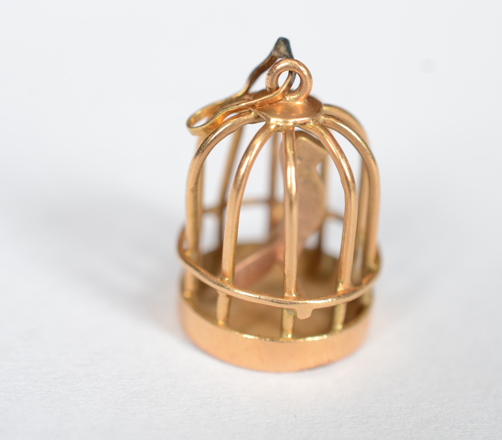 Pendente na forma de gaiola de ouro 18k. (Por motivos de seguranças... - foto 4 de 5