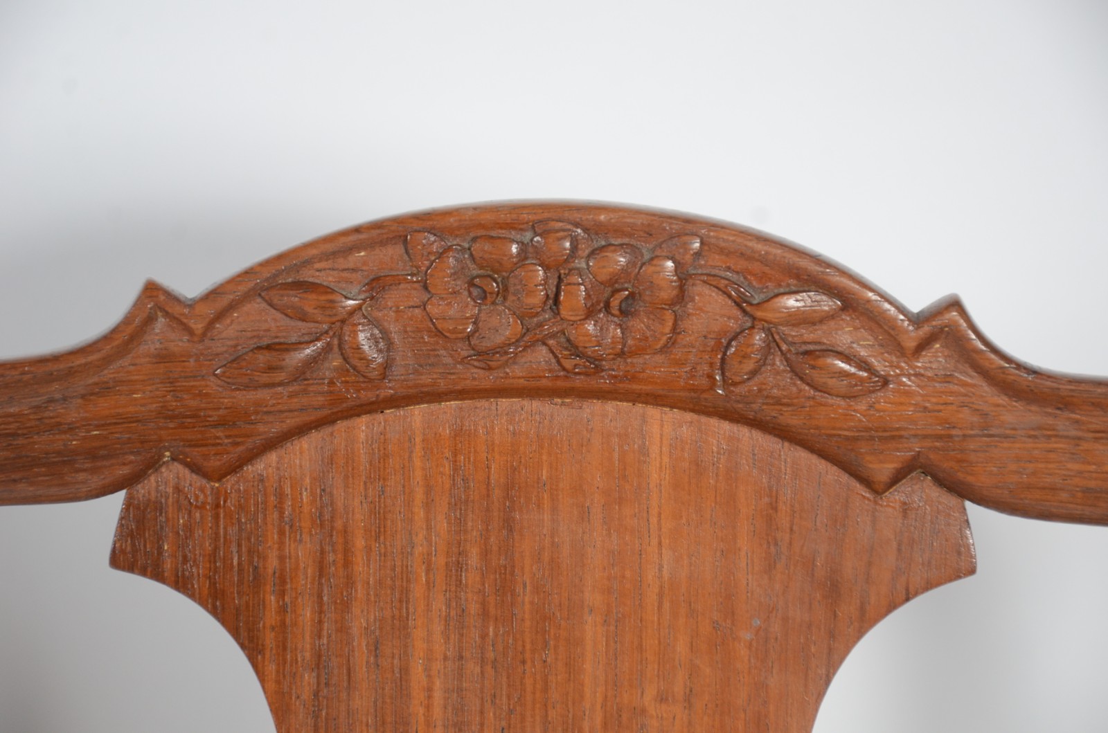 Mesa de jantar de madeira nobre com uma tabua extensora ( 110 cm x 50... - foto 7 de 11