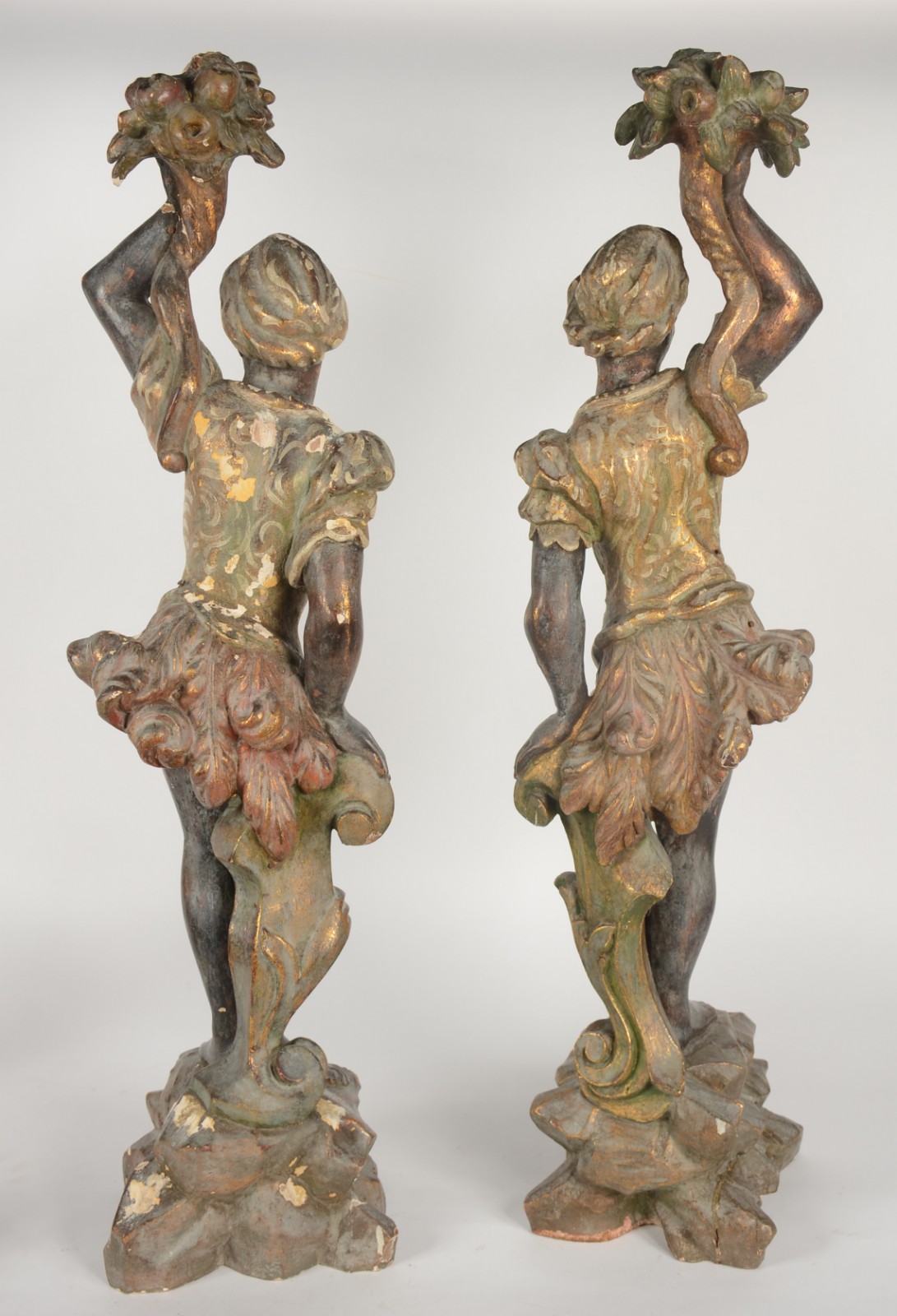 Par de excepcionais figuras de black-a-moor venezianos de madeira... - foto 2 de 11