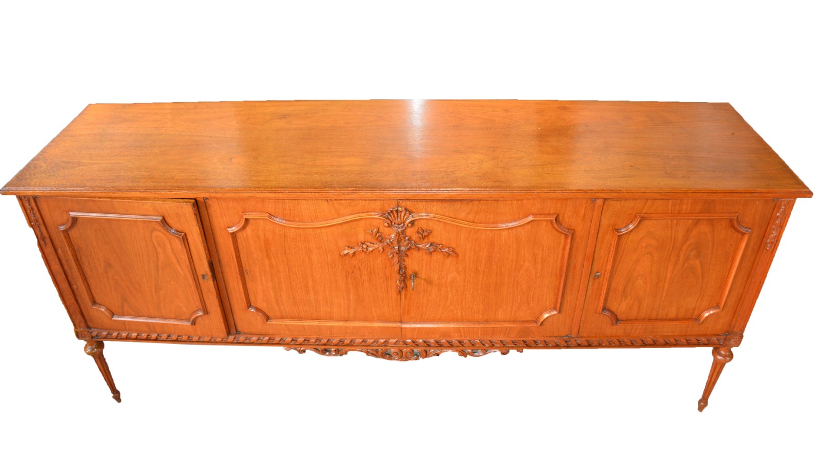 Buffet de madeira nobre com 4 portas e prateleiras internas, saia com... - foto 4 de 6
