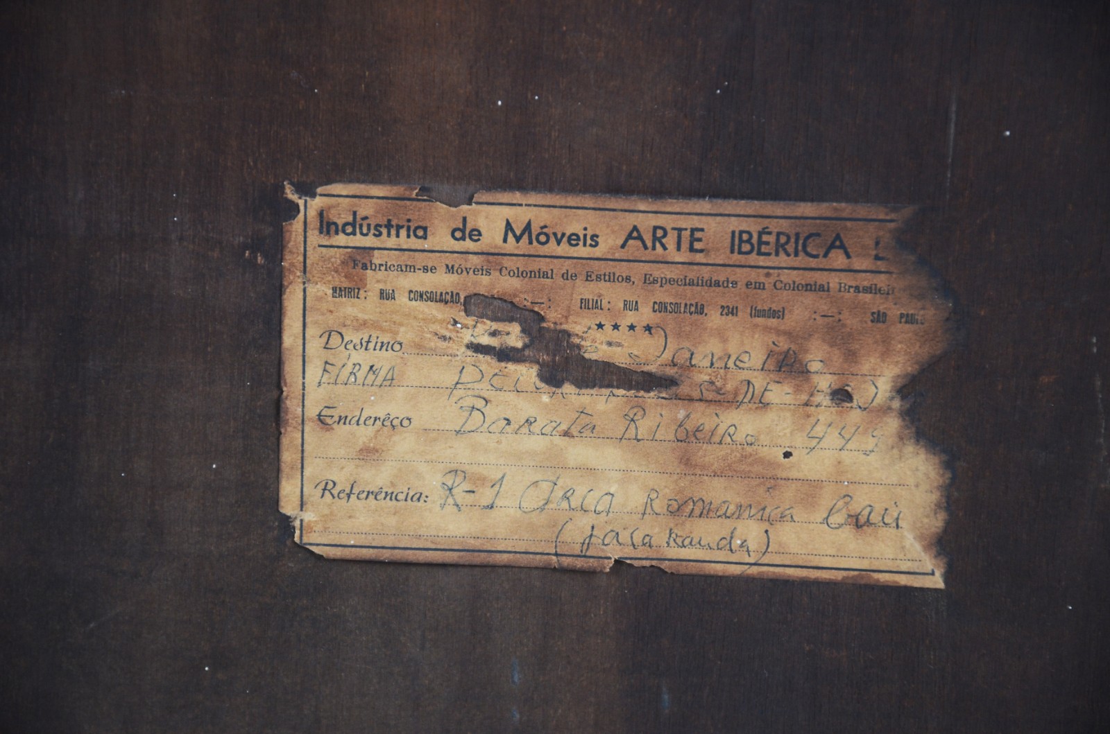 Arca de jacarandá com 2 portas com prateleira interna e 2 gavetas na... - foto 10 de 10