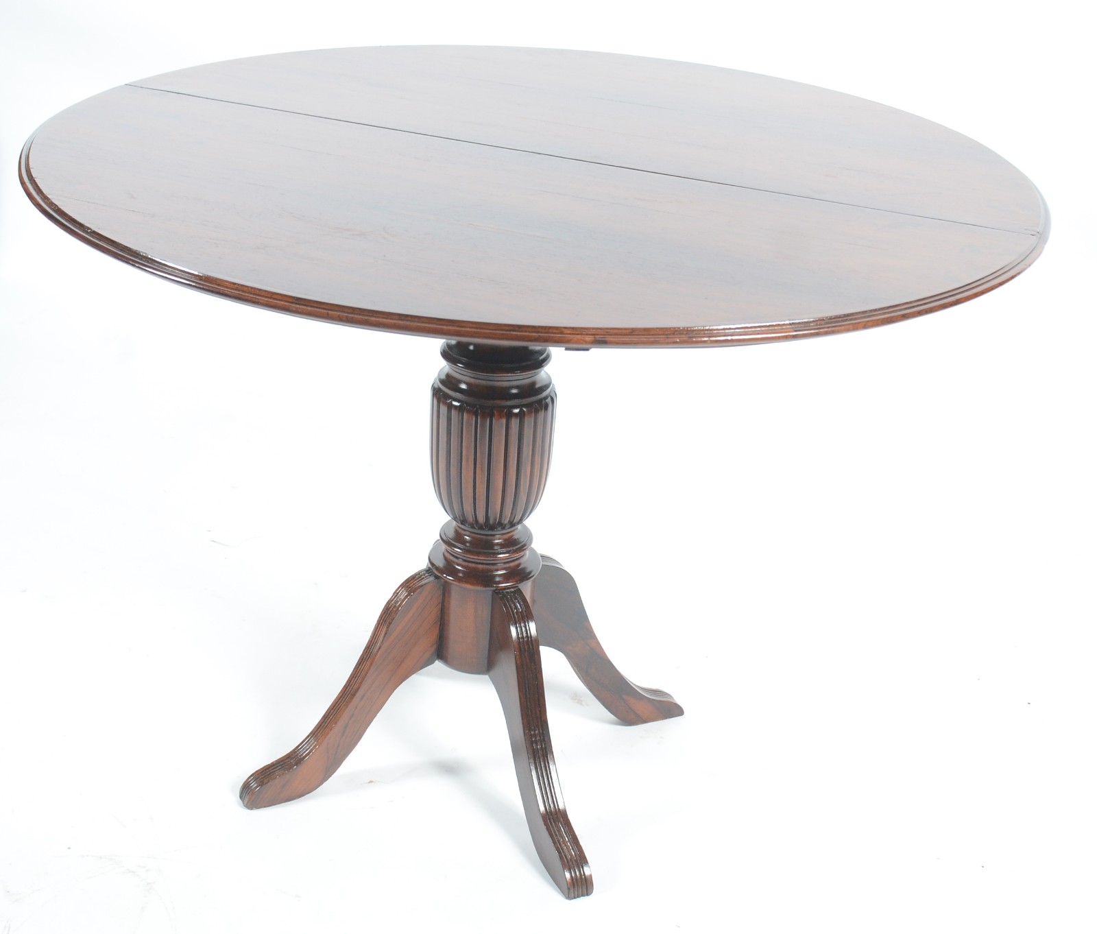 Mesa de jantar de madeira nobre, tampo dobrável servindo como... - foto 4 de 8