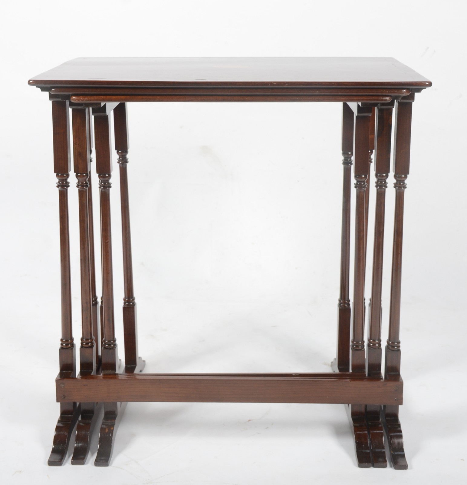 Mesa ninho de madeira nobre com 3 peças de encaixe, tampos... - foto 4 de 11