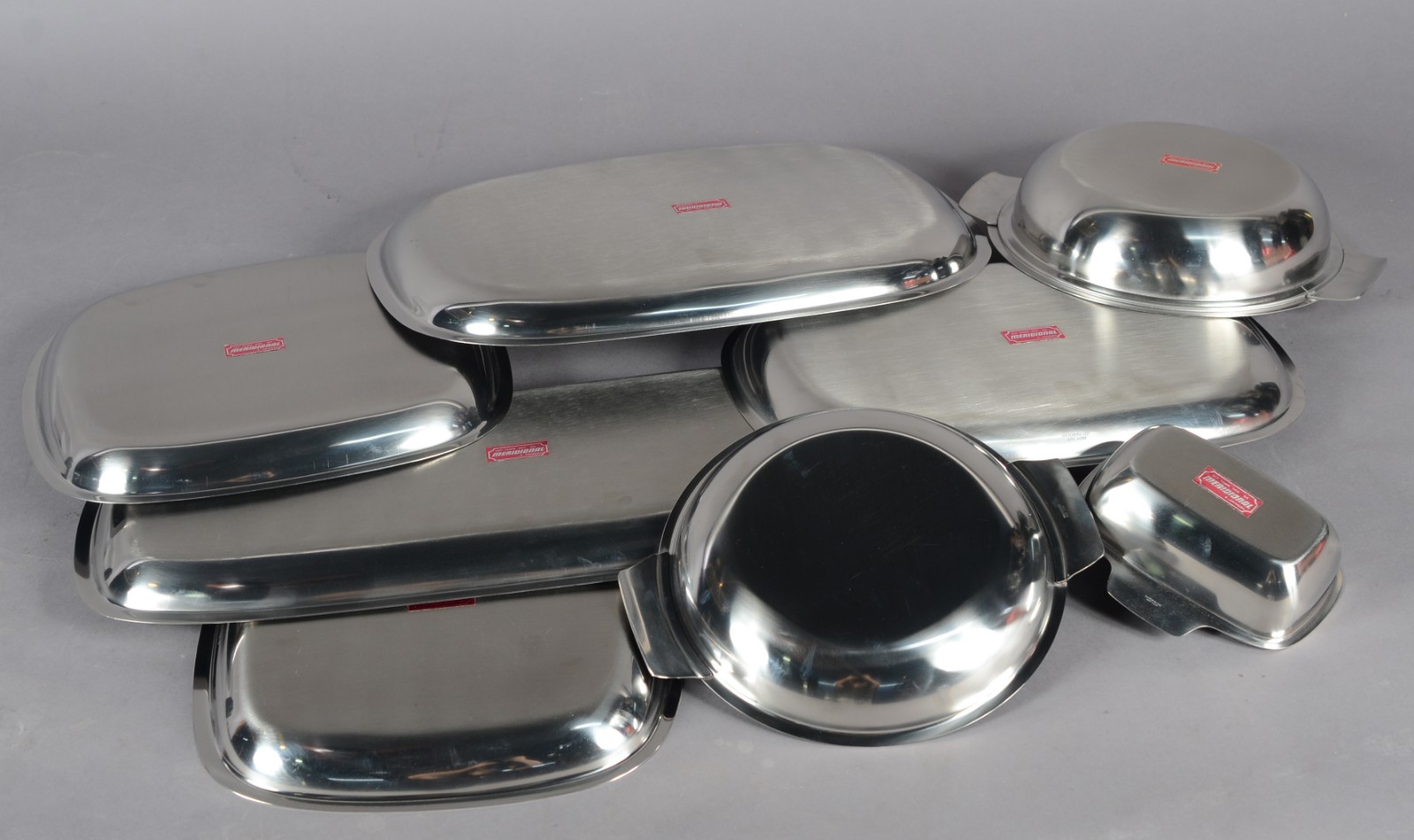Baixela de jantar de inox Meridional com 8 peças. - foto 3 de 6
