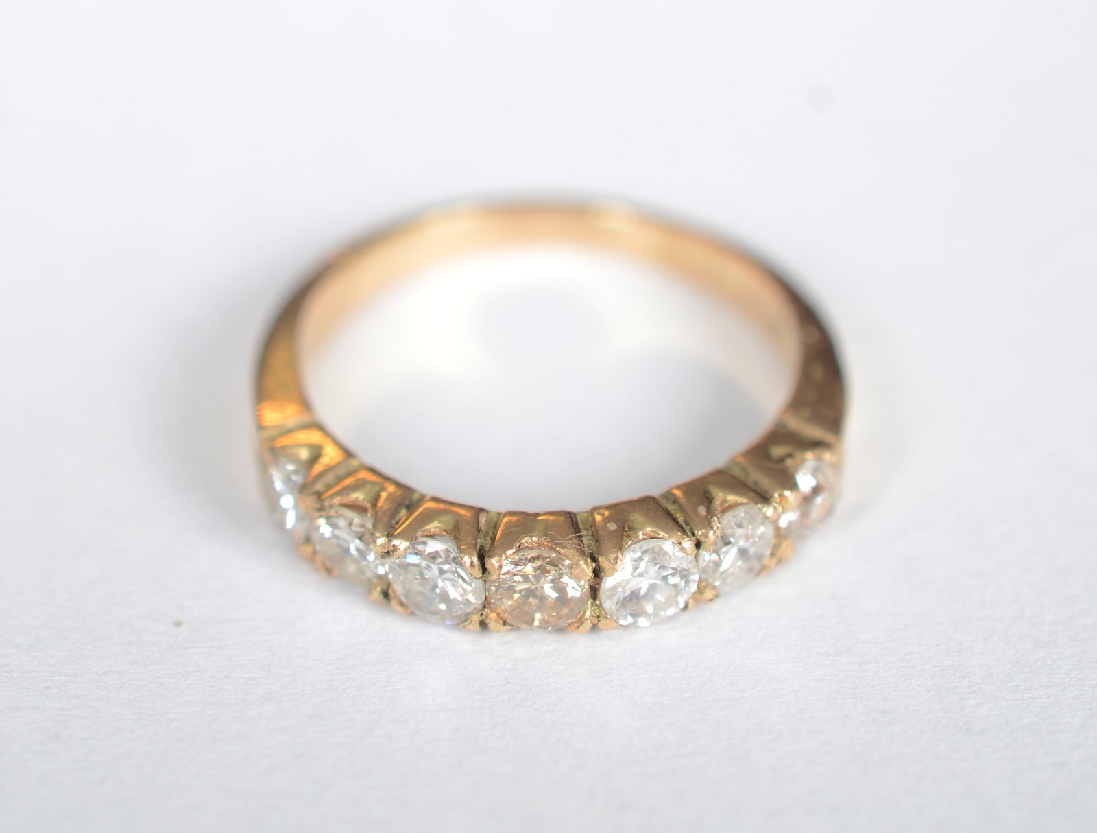 Anel de ouro 18 k, contraste 750 com 7 brilhantes de 0,10 ct, total... - foto 1 de 4