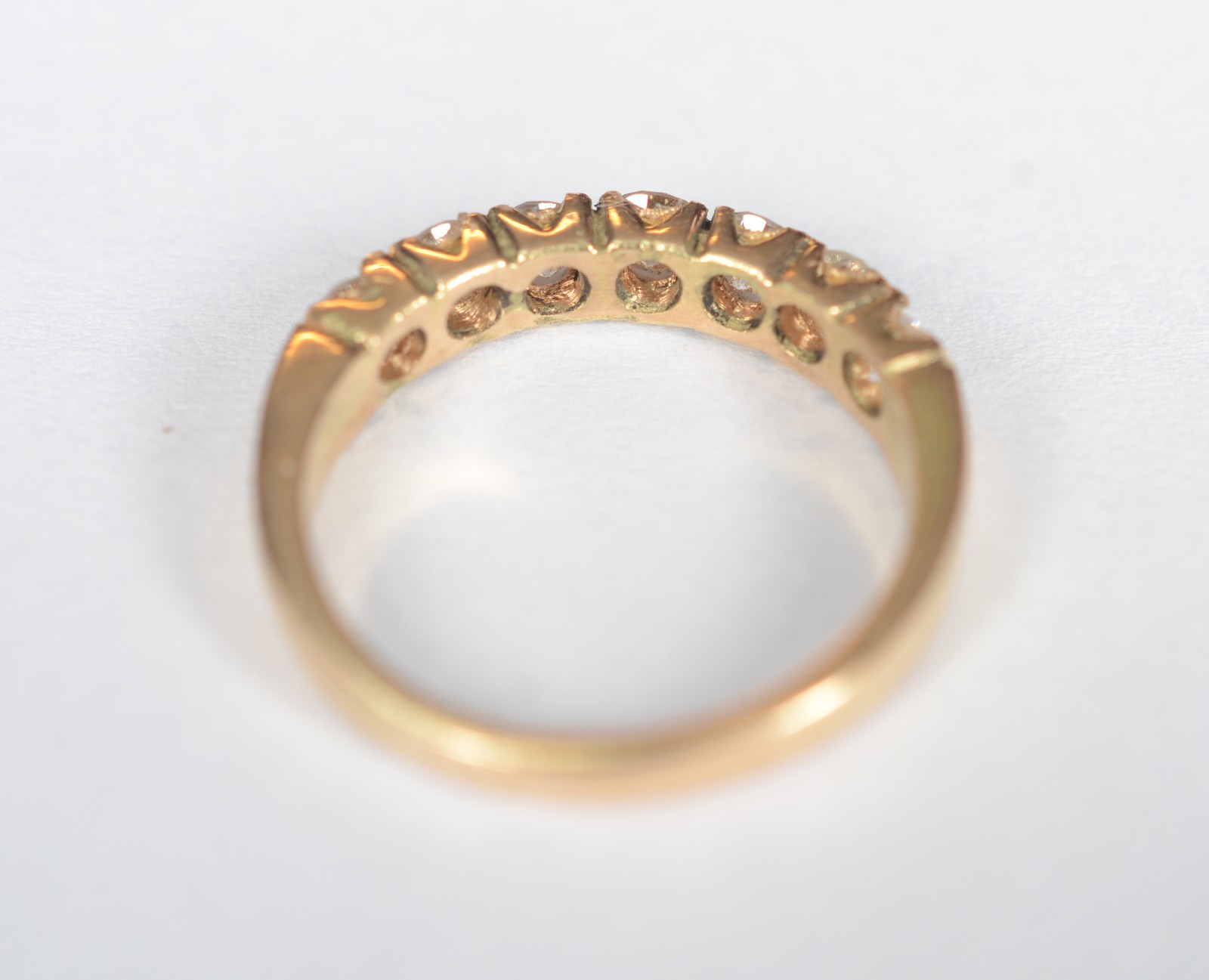 Anel de ouro 18 k, contraste 750 com 7 brilhantes de 0,10 ct, total... - foto 3 de 4