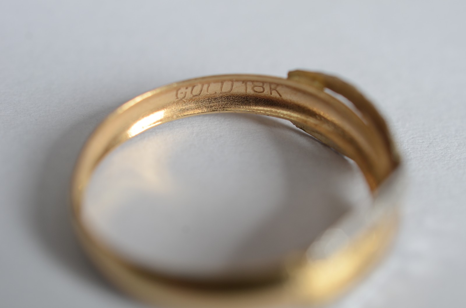 Anel de ouro 18 k, contraste 750 modelo "X", aro 18. (Por motivos de... - foto 6 de 6