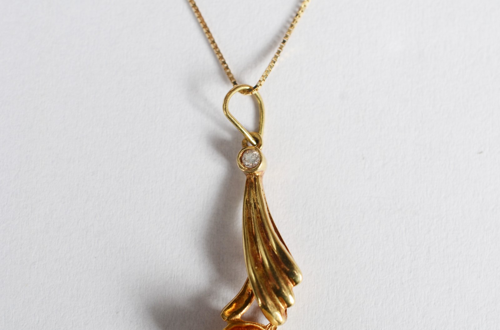 Colar de ouro 18 k, contraste 750 com pingente perola. (Por motivos... - foto 2 de 6