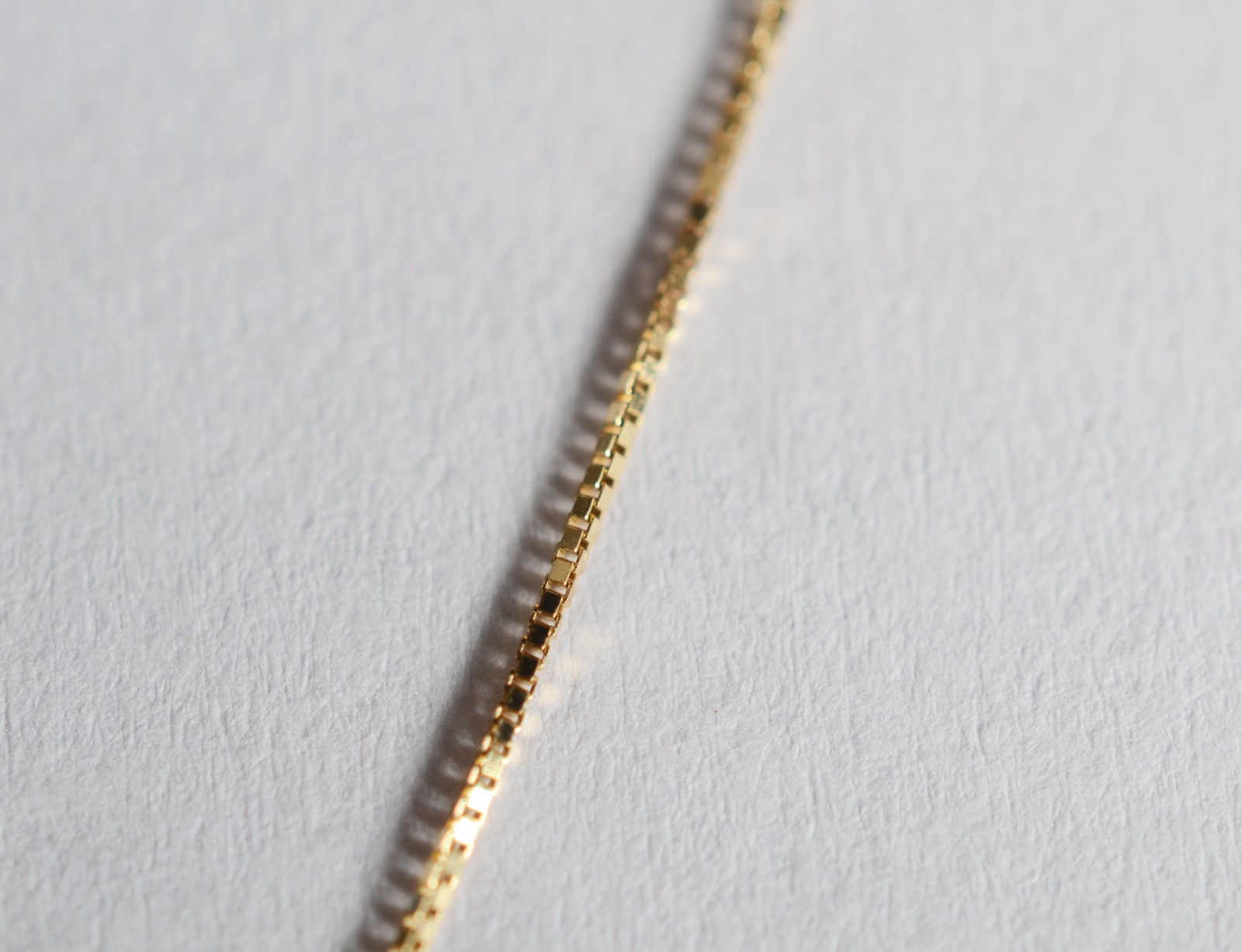 Colar de ouro 18 k, contraste 750 com crucifixo cravejado com safiras... - foto 5 de 6
