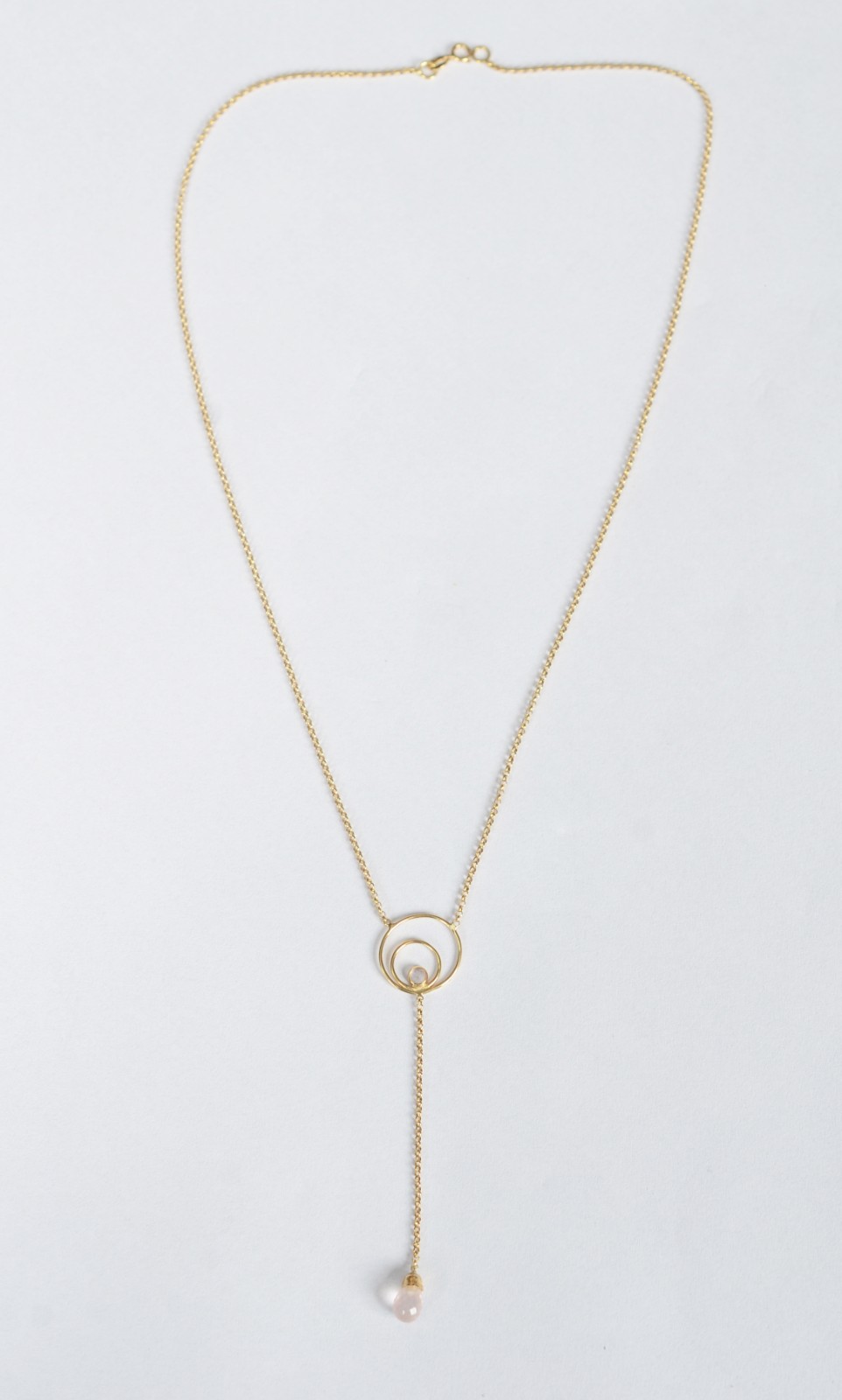 Colar de ouro 18 k com pendente feitio gota. (Por motivos de... - foto 4 de 8