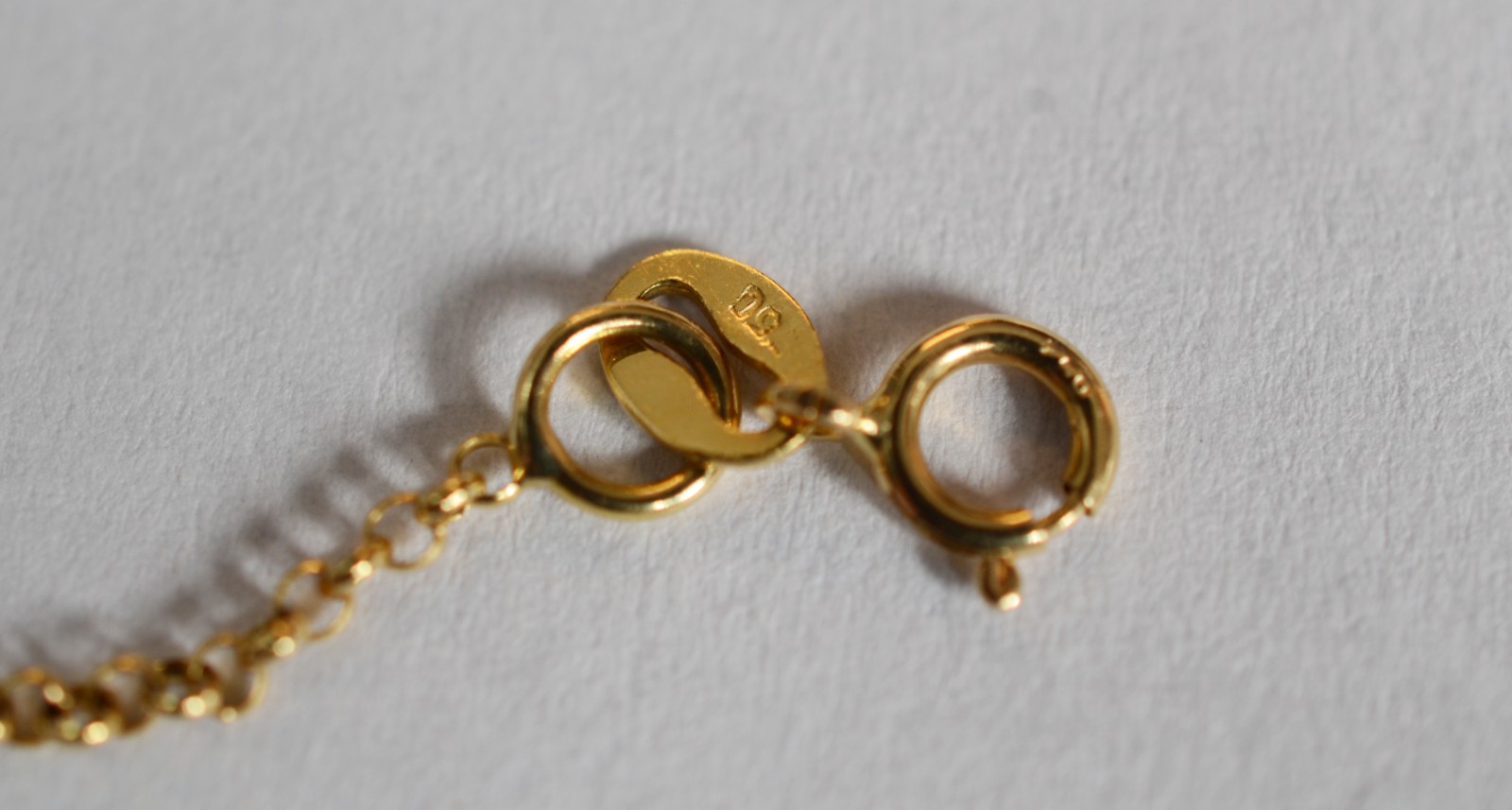 Colar de ouro 18 k com pendente feitio gota. (Por motivos de... - foto 6 de 8