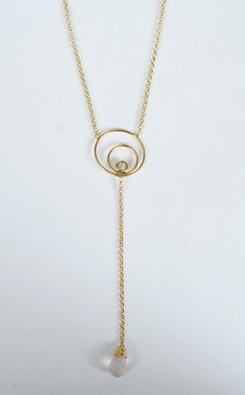 Colar de ouro 18 k com pendente feitio gota. (Por motivos de... - foto 1 de 8