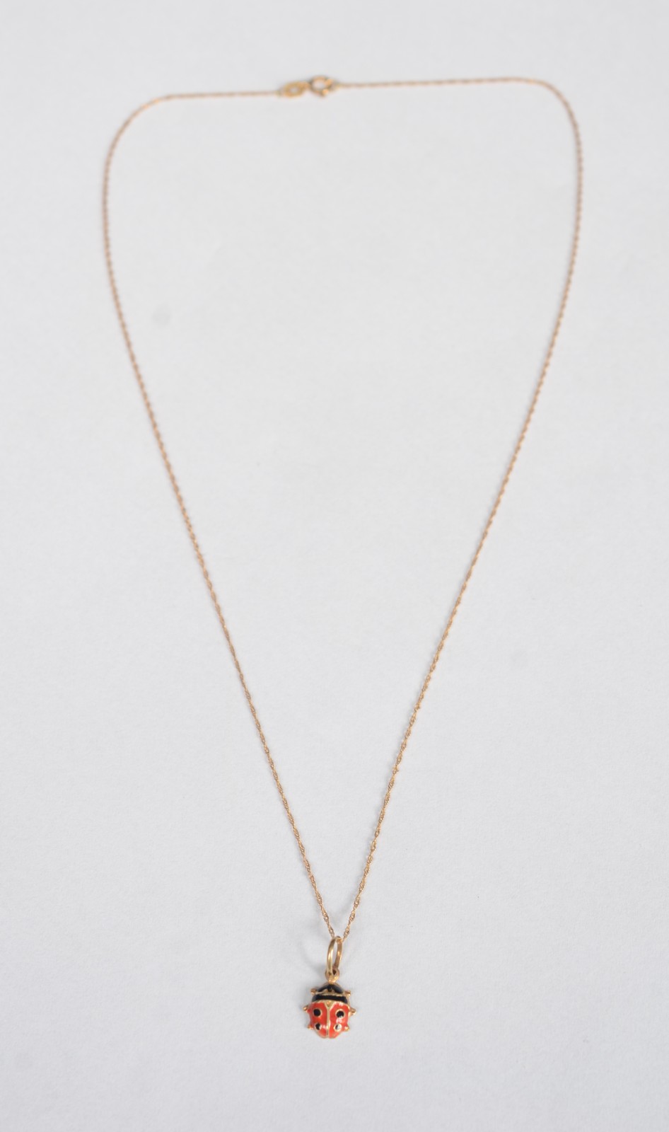 Colar de ouro 18 k, contraste 750 com pendente feitio joaninhas. (Por... - foto 2 de 6
