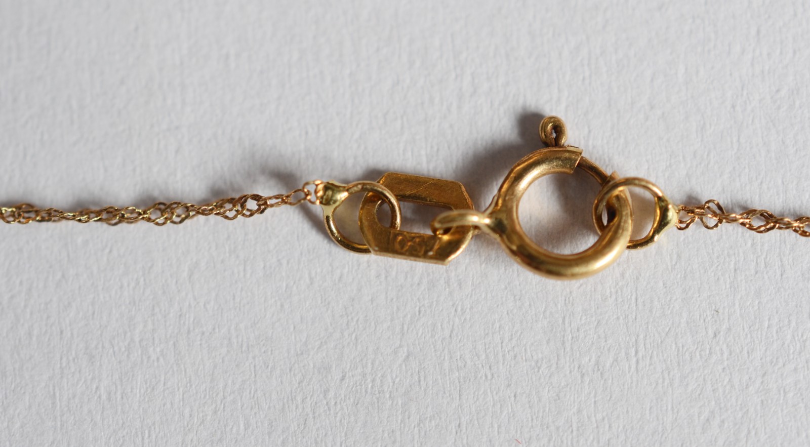 Colar de ouro 18 k, contraste 750 com pendente feitio joaninhas. (Por... - foto 5 de 6