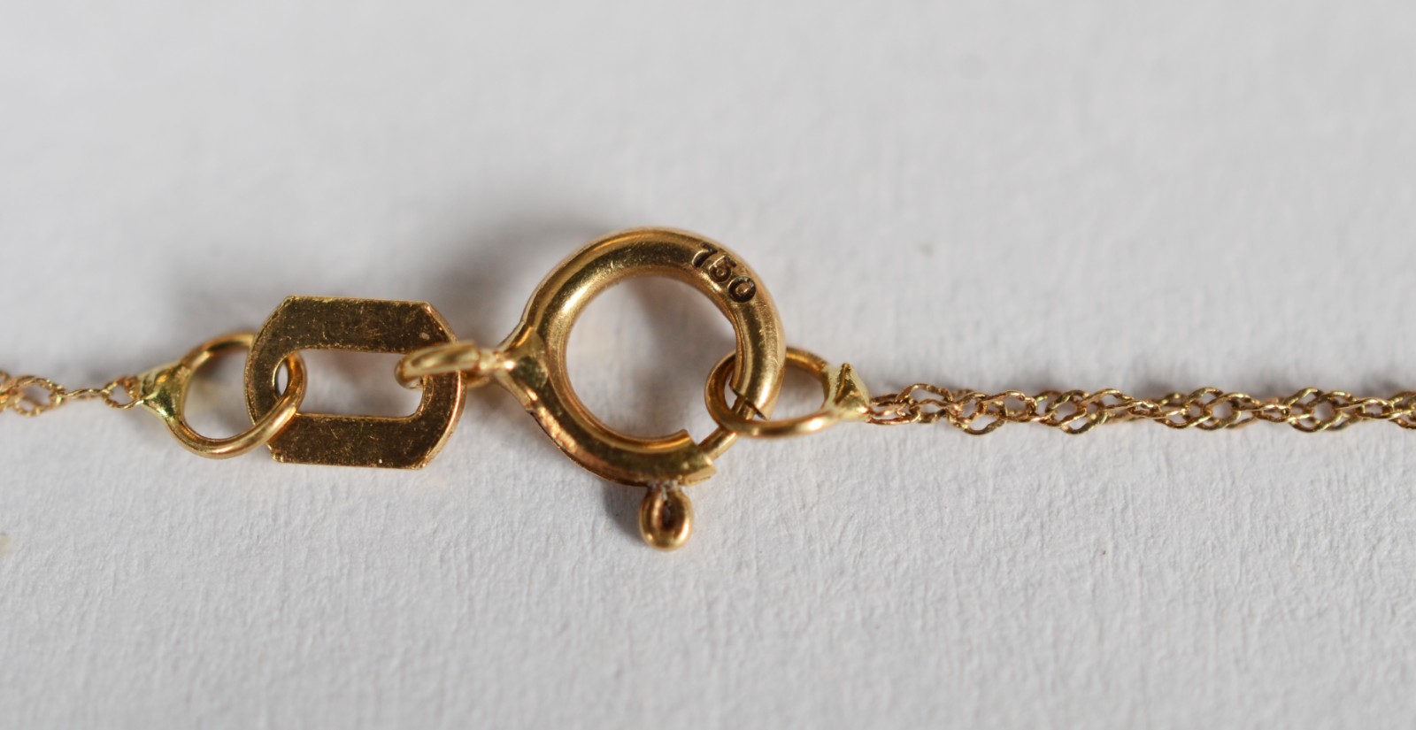 Colar de ouro 18 k, contraste 750 com pendente feitio joaninhas. (Por... - foto 6 de 6