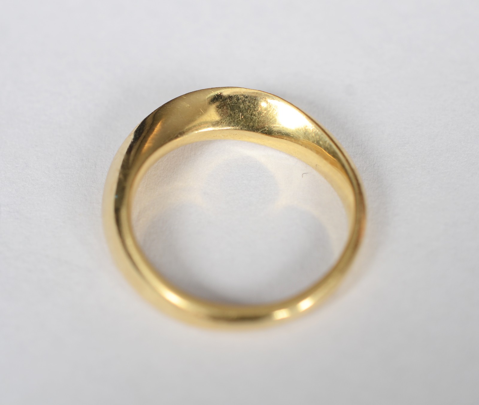 Anel de ouro 18 k, contraste 750 com 9 brilhantes, aro 15. (Por... - foto 3 de 4