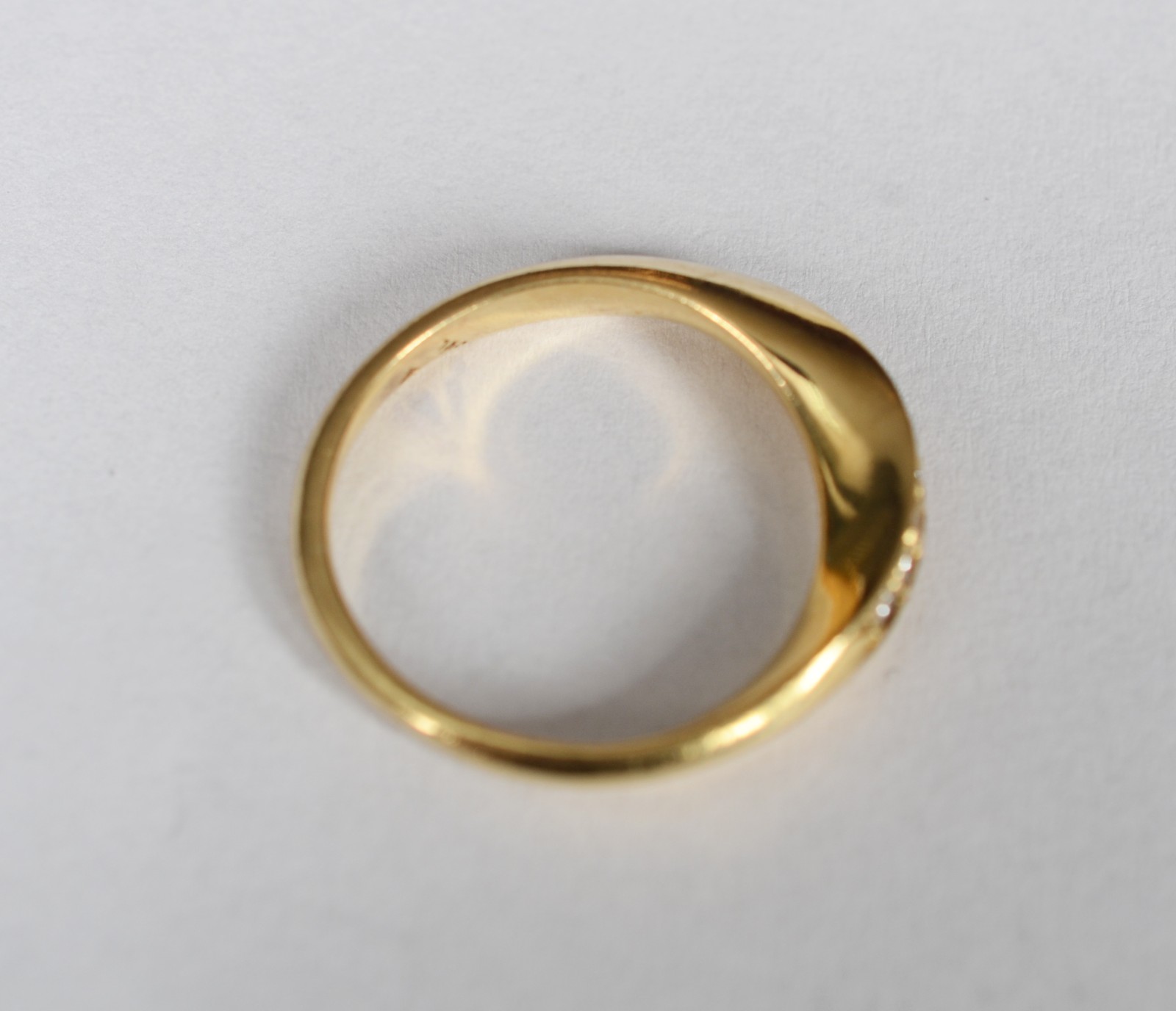 Anel de ouro 18 k, contraste 750 com 9 brilhantes, aro 15. (Por... - foto 4 de 4