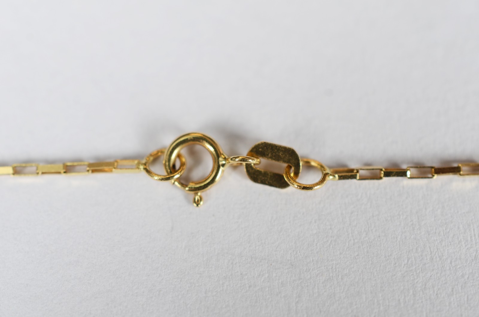 Colar de ouro 18 k, contraste 750 com pendente Pomba da Paz. (Por... - foto 8 de 9