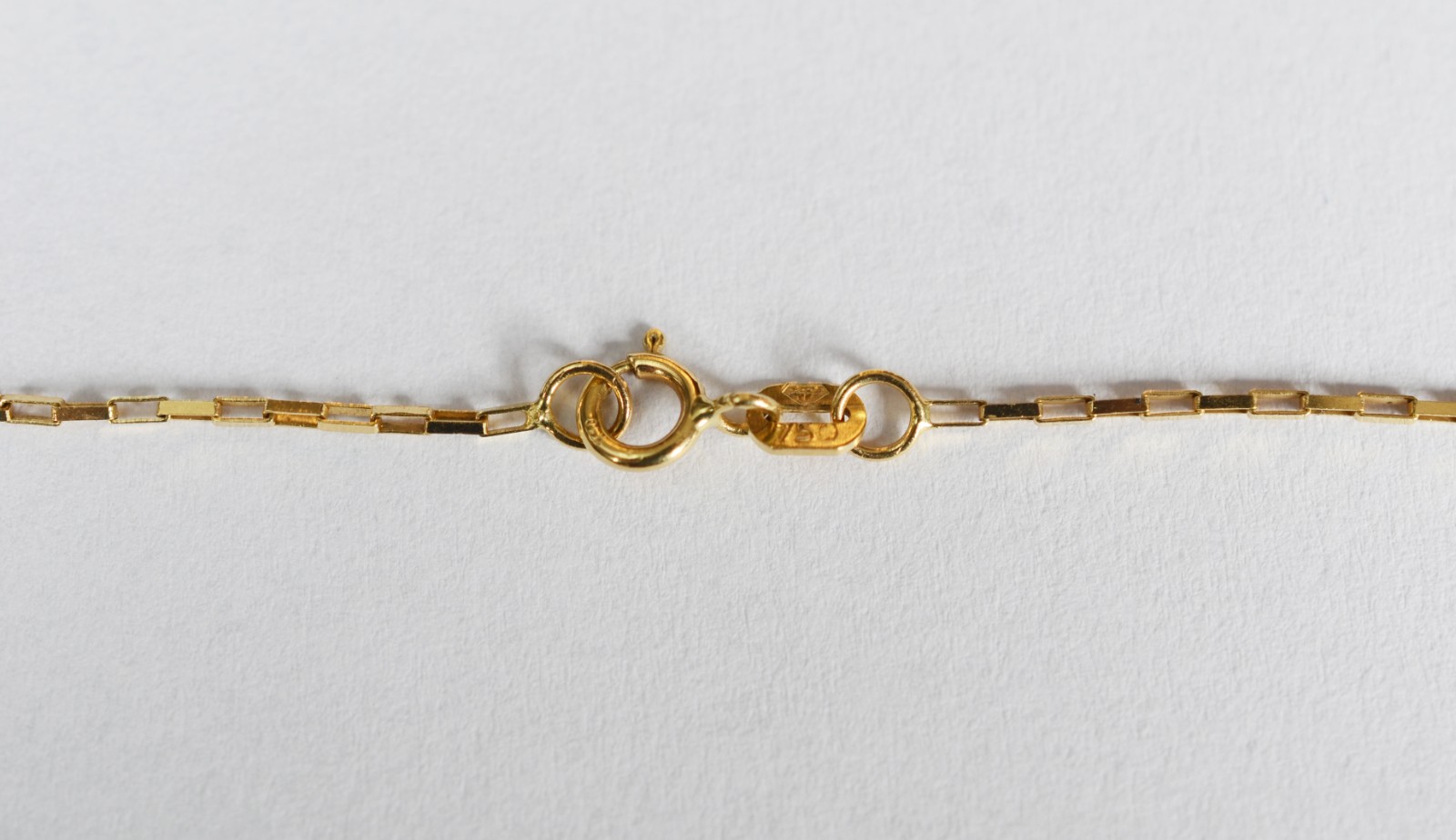 Colar de ouro 18 k, contraste 750 com pendente Pomba da Paz. (Por... - foto 9 de 9