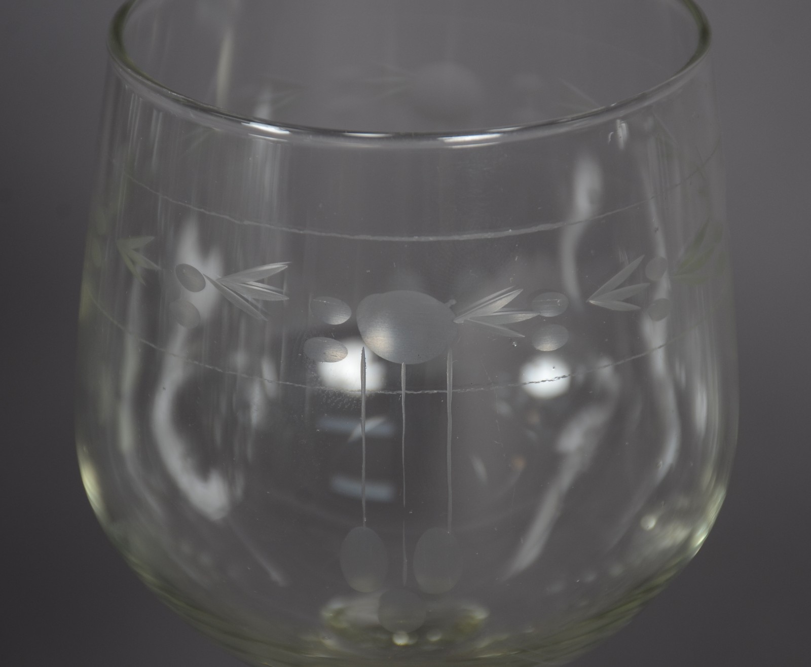 Serviço de cristal composto de: 6 taças para champagne, 12 para vinho... - foto 4 de 7